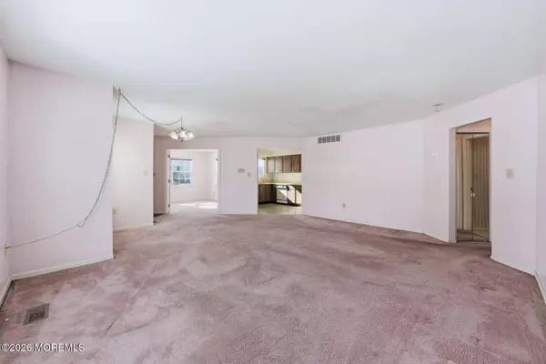 1502 Buckingham Circle, Middletown, NJ 07748