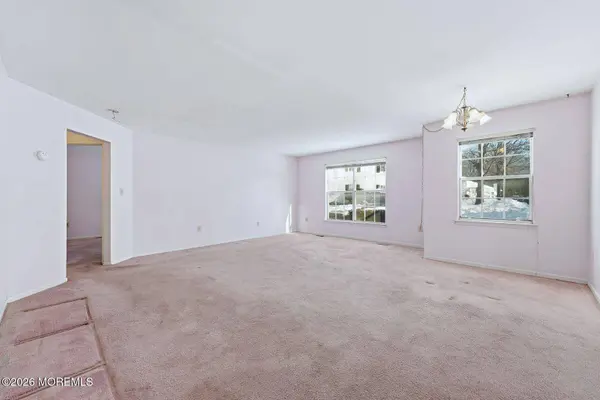 1502 Buckingham Circle, Middletown, NJ 07748