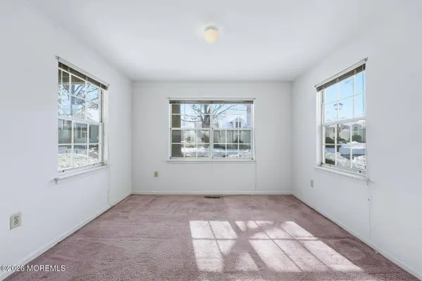 1502 Buckingham Circle, Middletown, NJ 07748