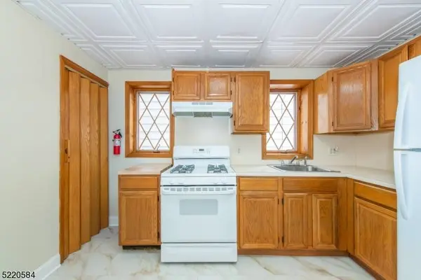 91 Walnut St, Bloomfield Twp., NJ 07003