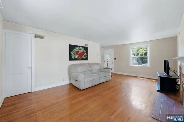21 Wagner ST, Bloomfield, NJ 07003