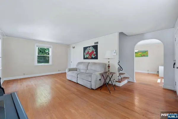 21 Wagner ST, Bloomfield, NJ 07003