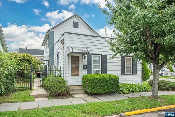 200 Valley Brook AVE, Lyndhurst, NJ 07071