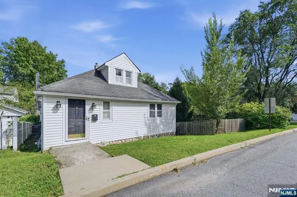 20 Yesler WAY, Hillsdale, NJ 07642