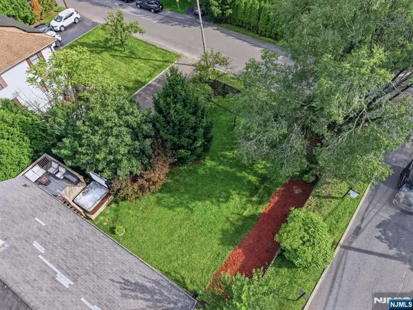 20 Yesler WAY, Hillsdale, NJ 07642
