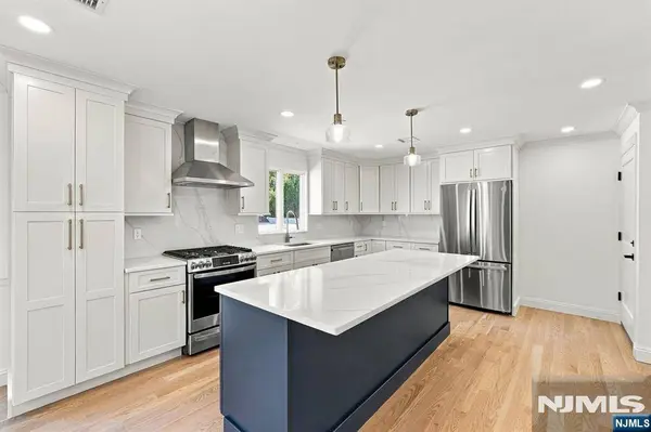 11-17 Harrison DR, Fair Lawn, NJ 07410
