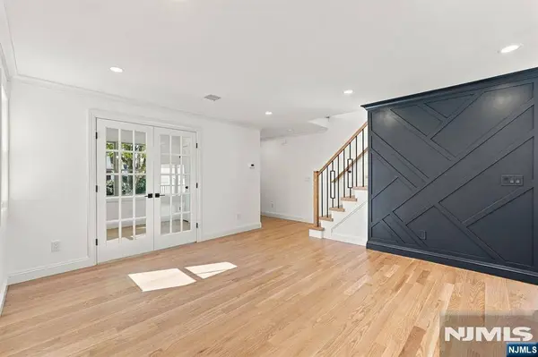 11-17 Harrison DR, Fair Lawn, NJ 07410