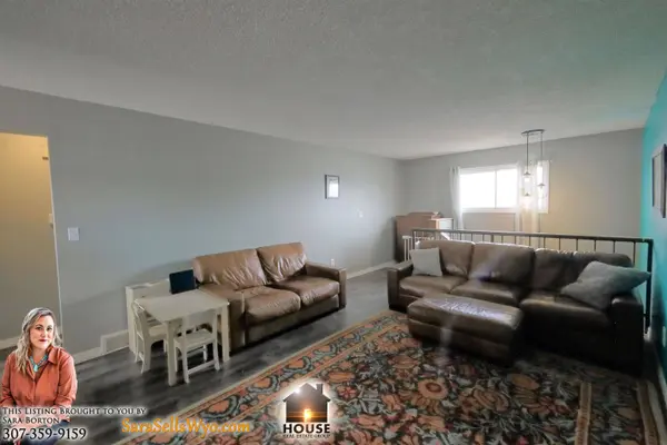 1384 Sweetwater St, Douglas, WY 82633