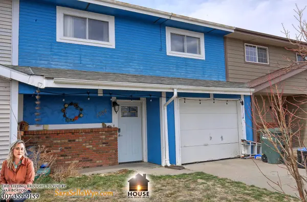 1384 Sweetwater St, Douglas, WY 82633