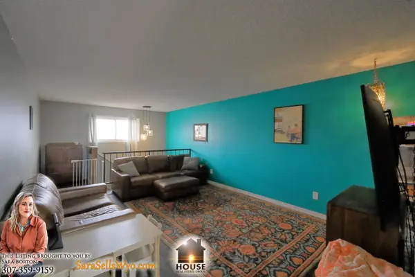 1384 Sweetwater St, Douglas, WY 82633