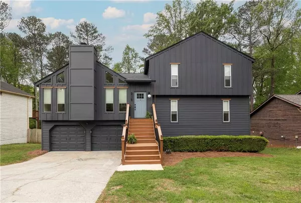 315 Mckees Rock LN, Lawrenceville, GA 30044