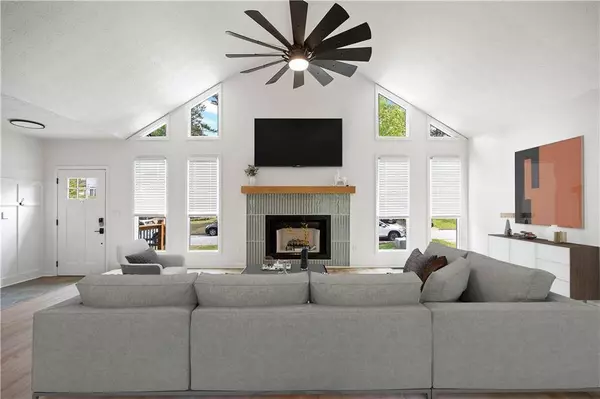 315 Mckees Rock LN, Lawrenceville, GA 30044