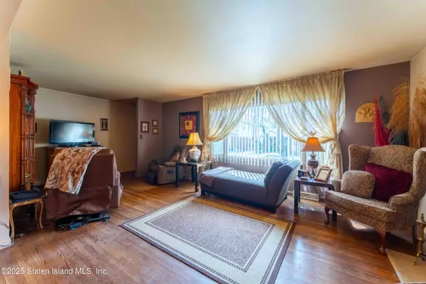 47 Cedarview AVE, Staten Island, NY 10306