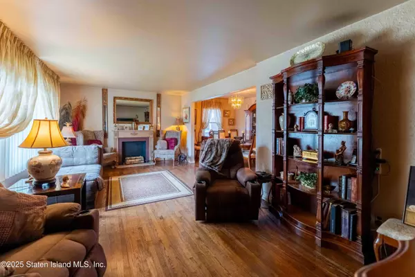 47 Cedarview AVE, Staten Island, NY 10306