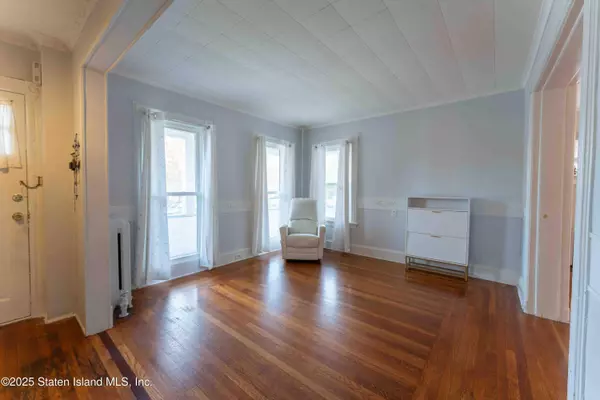 236 Lee AVE, Staten Island, NY 10307