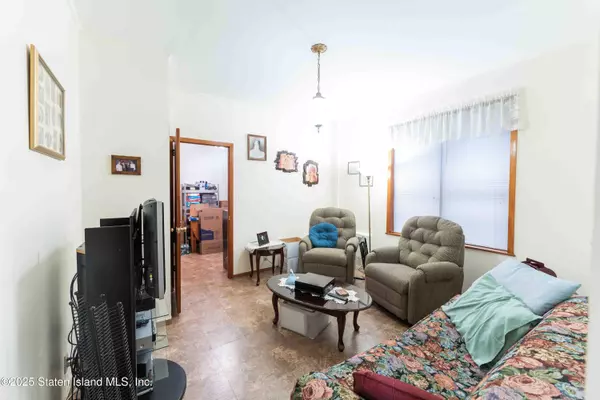 765 E 9th ST, Brooklyn, NY 11230