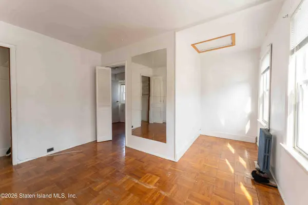 84 Sheridan AVE, Staten Island, NY 10305