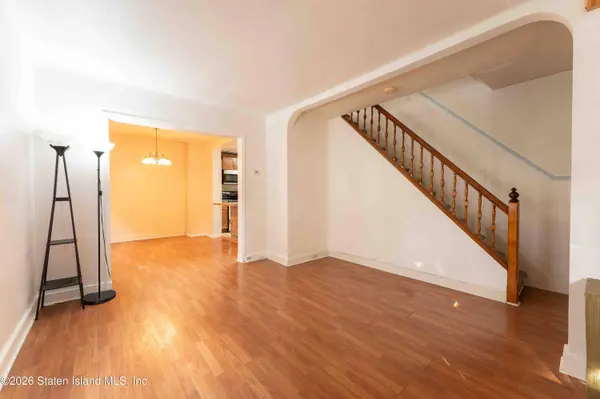 84 Sheridan AVE, Staten Island, NY 10305