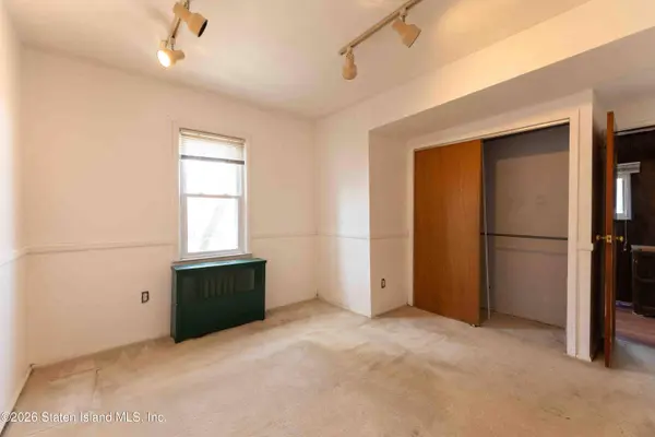 84 Sheridan AVE, Staten Island, NY 10305