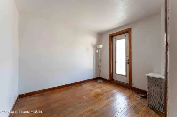 84 Sheridan AVE, Staten Island, NY 10305