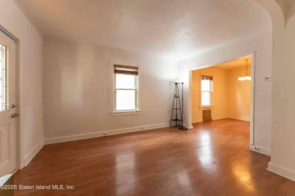 84 Sheridan AVE, Staten Island, NY 10305