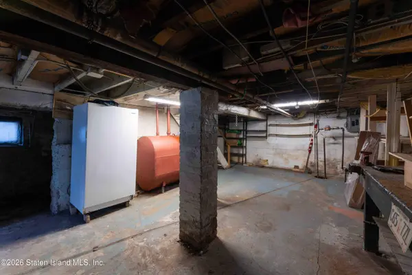 84 Sheridan AVE, Staten Island, NY 10305