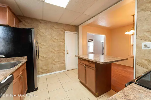 84 Sheridan AVE, Staten Island, NY 10305