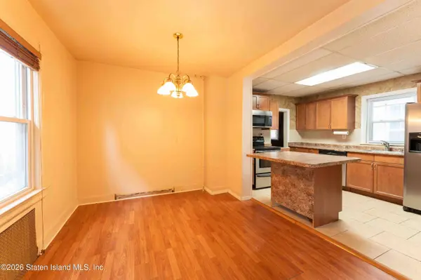 84 Sheridan AVE, Staten Island, NY 10305