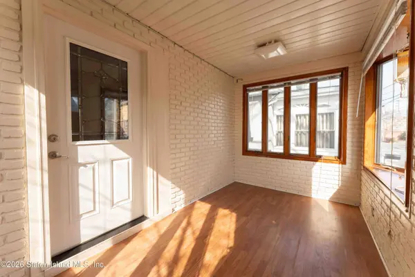 84 Sheridan AVE, Staten Island, NY 10305