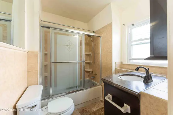 84 Sheridan AVE, Staten Island, NY 10305