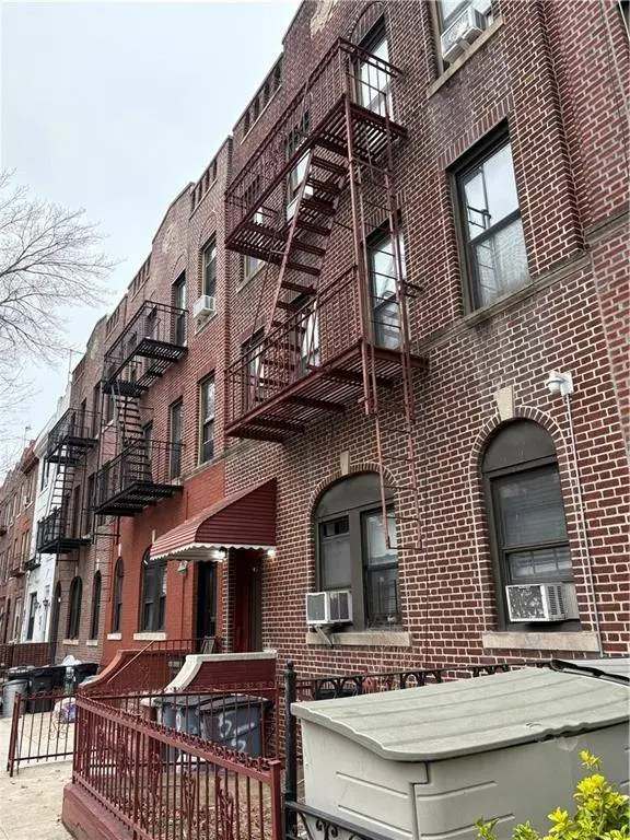 555 80th ST, Brooklyn, NY 11209