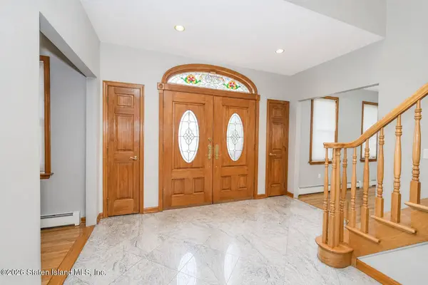 20 Spruce CT, Staten Island, NY 10307