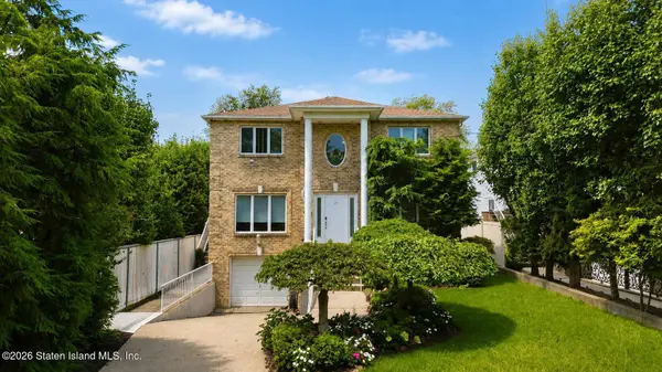 20 Emily CT, Staten Island, NY 10307