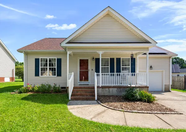 211 Courtland Dr, Angier, NC 27501-6673