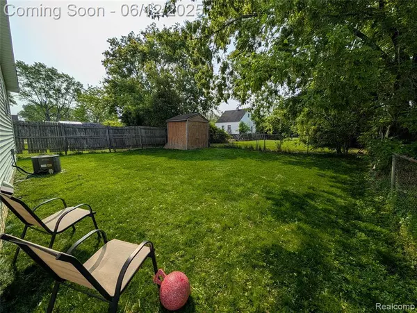 3070 Strong Heights, Grand Blanc, MI 48507