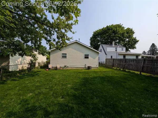 3070 Strong Heights, Grand Blanc, MI 48507