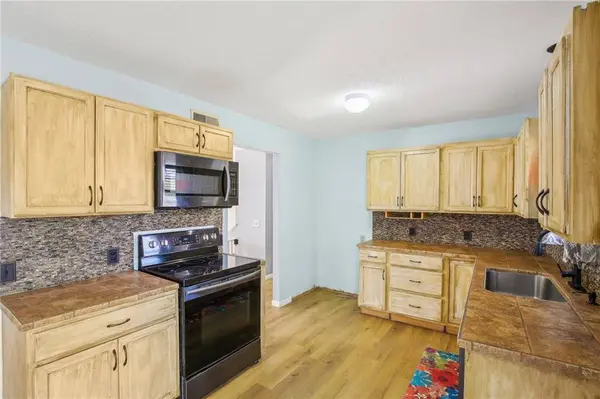 533 N Stevenson ST, Olathe, KS 66061
