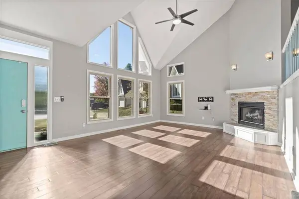 6358 Hilltop ST, Shawnee, KS 66226