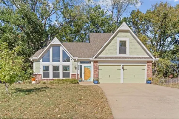 6358 Hilltop ST, Shawnee, KS 66226