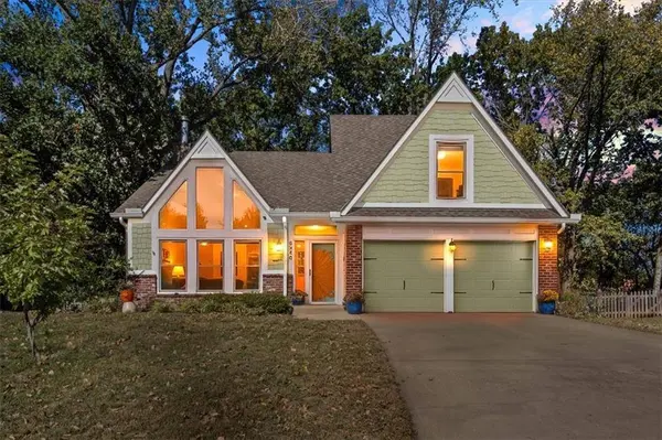 6358 Hilltop ST, Shawnee, KS 66226