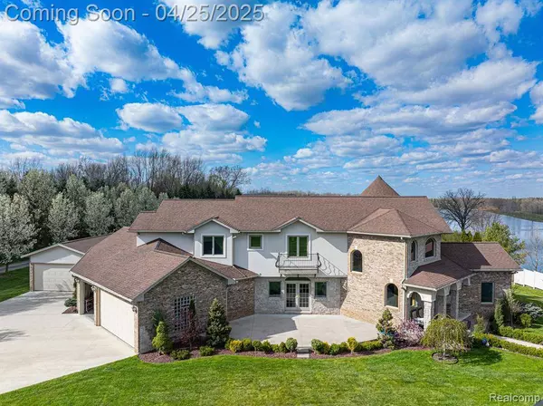 7455 GROVELAND Road, Groveland Twp, MI 48442