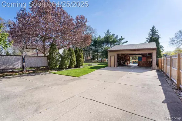 3759 BENNETT Street, Dearborn, MI 48124