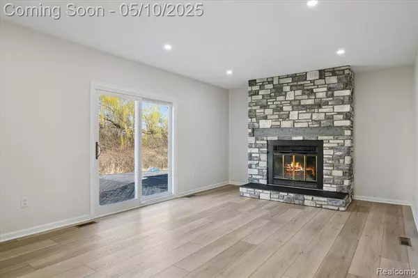 5614 BAYSWATER Road, West Bloomfield Twp, MI 48322