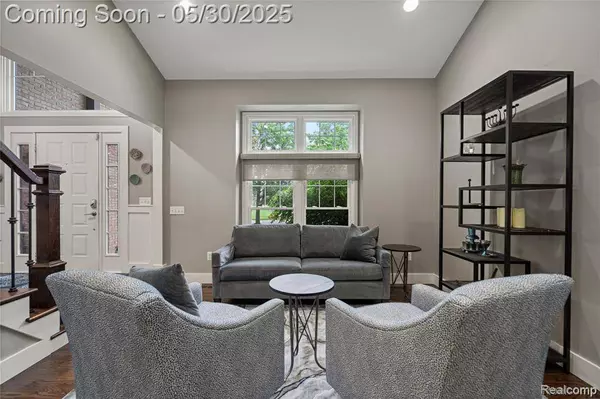 2640 Water Oaks Drive, West Bloomfield Twp, MI 48324