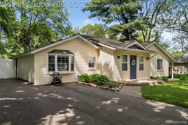 6226 Rowley Boulevard, Waterford Twp, MI 48329