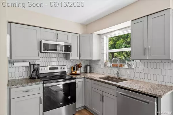 6615 Hatchery Road, Waterford Twp, MI 48327