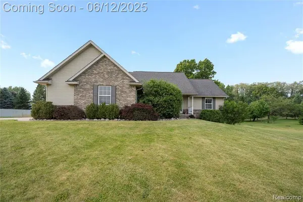 7467 Oceola Farms Court, Howell, MI 48855