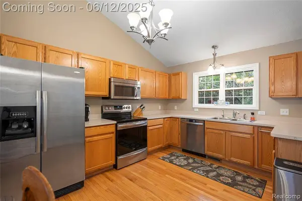 7467 Oceola Farms Court, Howell, MI 48855