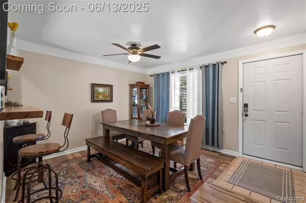 6615 Hatchery Road, Waterford Twp, MI 48327