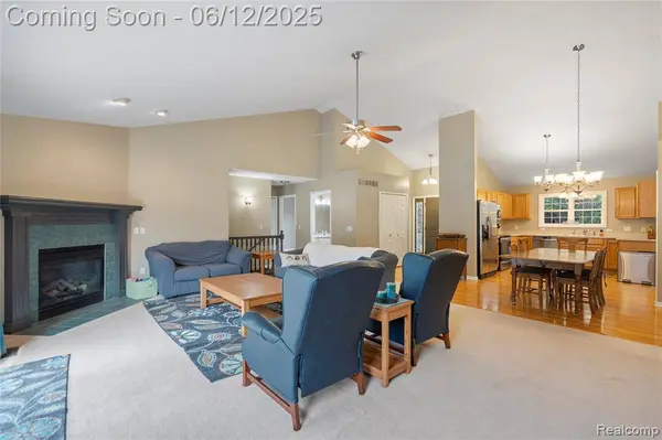 7467 Oceola Farms Court, Howell, MI 48855